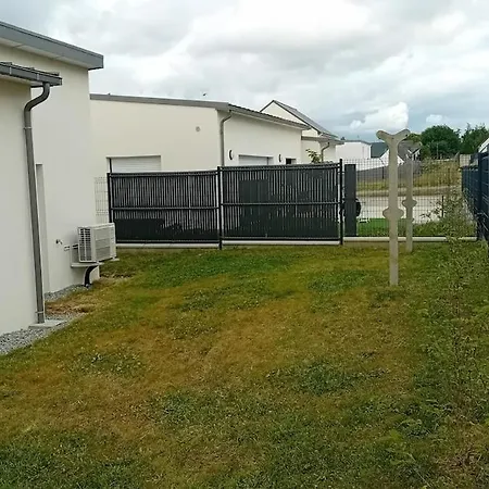La Broceliande 4 Bedroom House Holiday home *